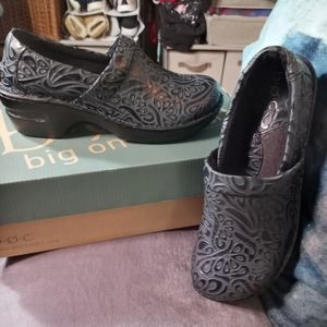 BOC "Peggy" clogs - NEVER WORN/IN BOX